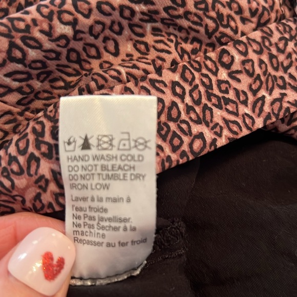 Urban Outfitters Millie Pink Leopard Print Button Front Mini Skirt Size Medium - Picture 8 of 8